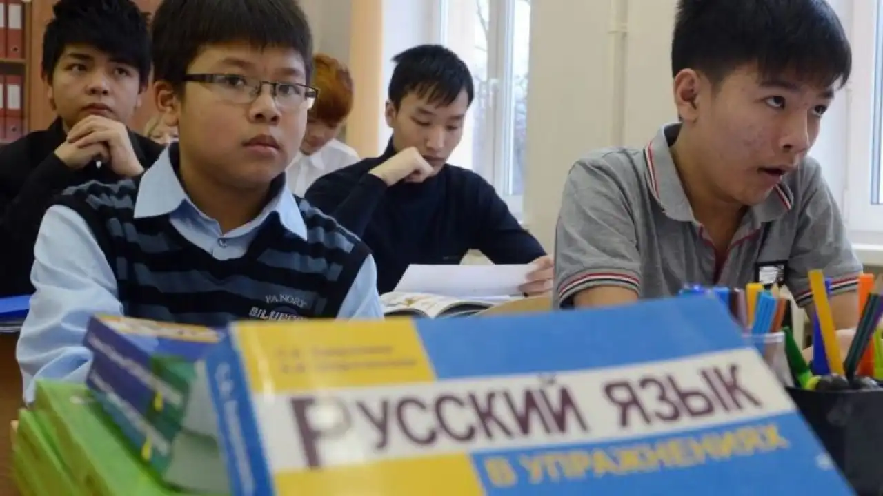 Благодаря казахам: русскоязычное образование в РК сохраняет свои позиции