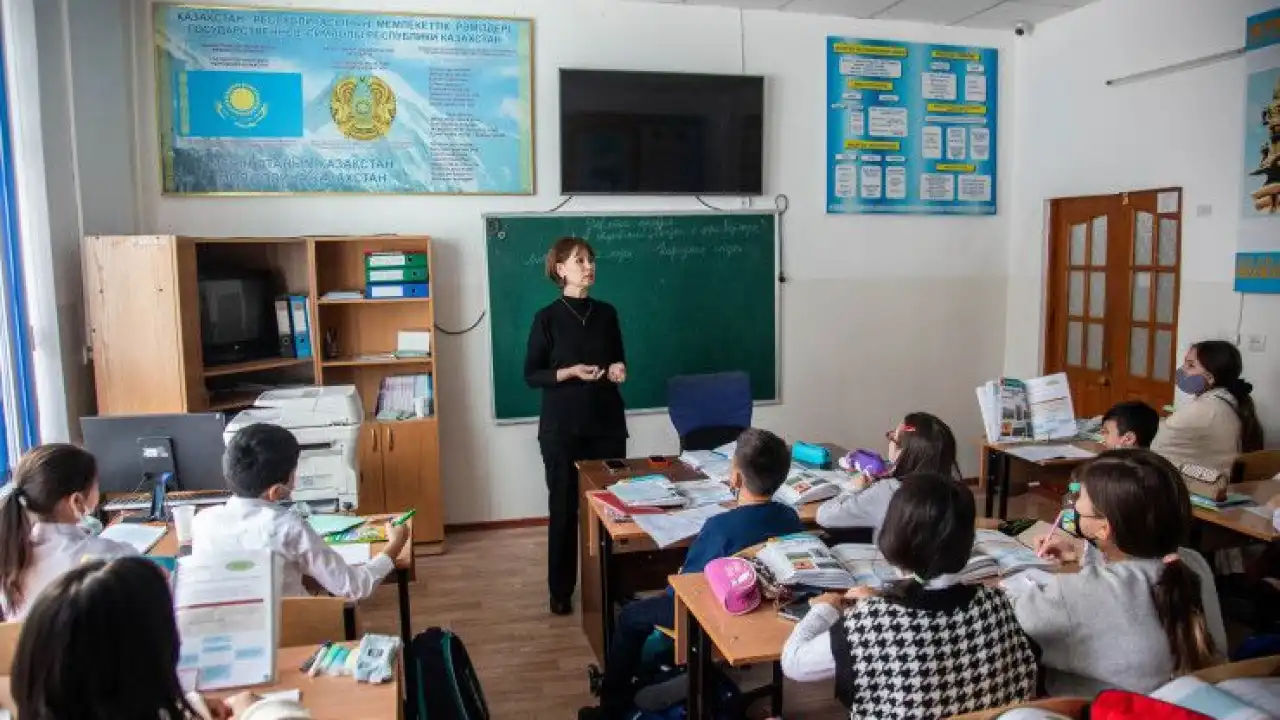 Русским классам школ Казахстана грозит острый дефицит учителей?