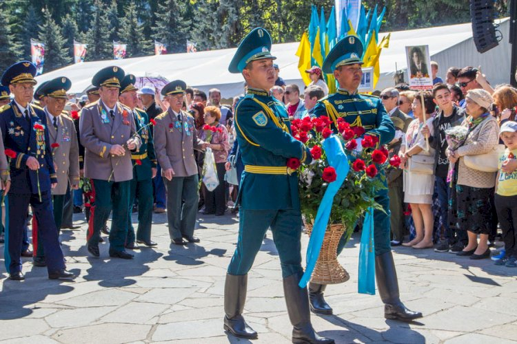 От любви до ненависти: кому в Казахстане мешают «старые» праздники?