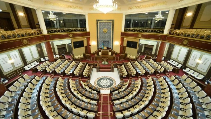 Парламент РК: он становится влиятельным или остается зависимым от АП?