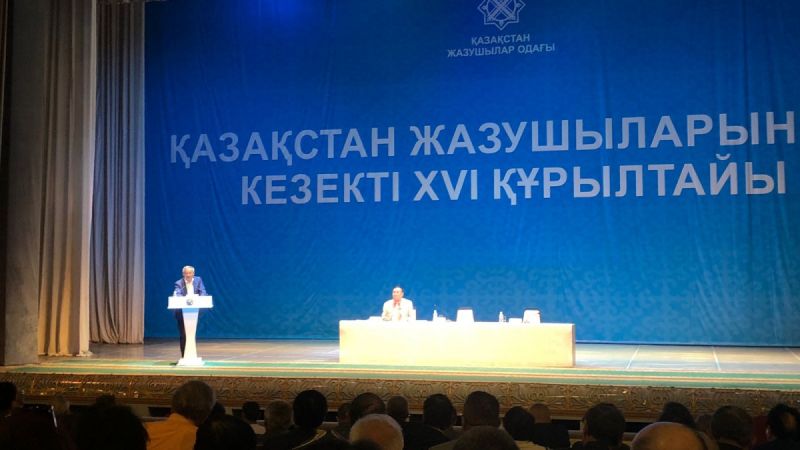 Стоит ли казахстанским писателям включаться в хор поддакивающих?