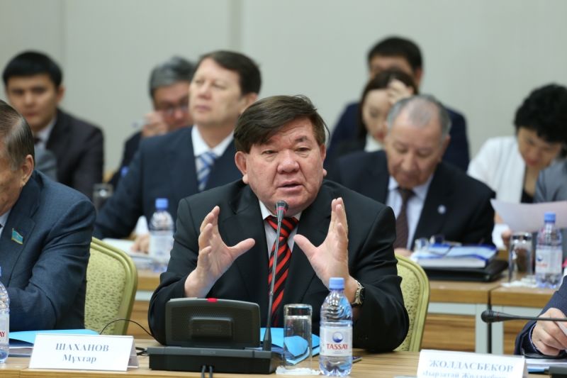 Мухтар Шаханов: был ли большой поэт настоящим героем своего времени?